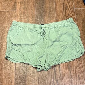 GAP Women's Light Green Linen Shorts